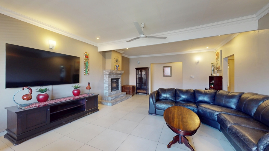 5 Bedroom Property for Sale in Farrarmere Gauteng