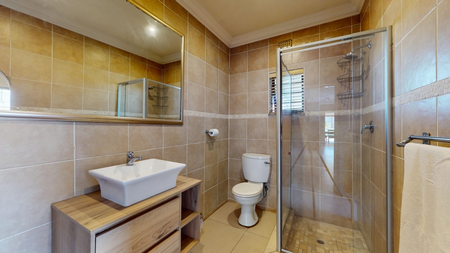 5 Bedroom Property for Sale in Farrarmere Gauteng