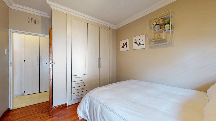 5 Bedroom Property for Sale in Farrarmere Gauteng