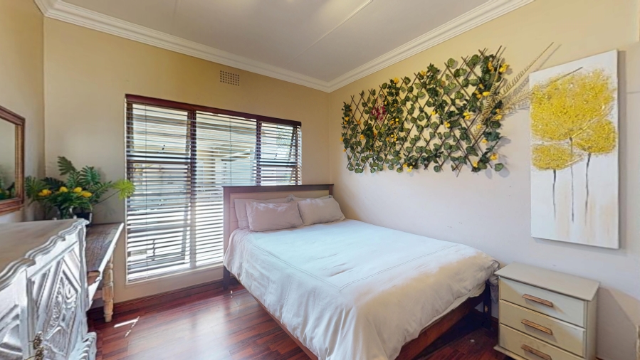 5 Bedroom Property for Sale in Farrarmere Gauteng