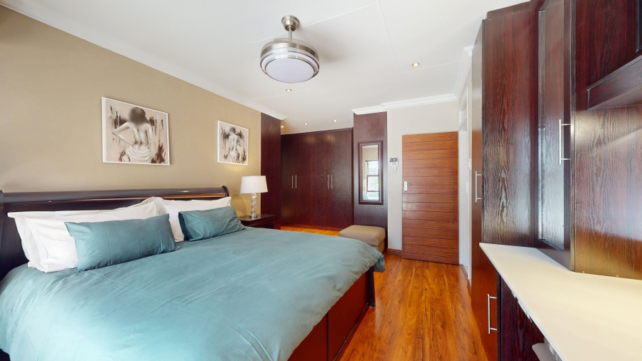 5 Bedroom Property for Sale in Farrarmere Gauteng