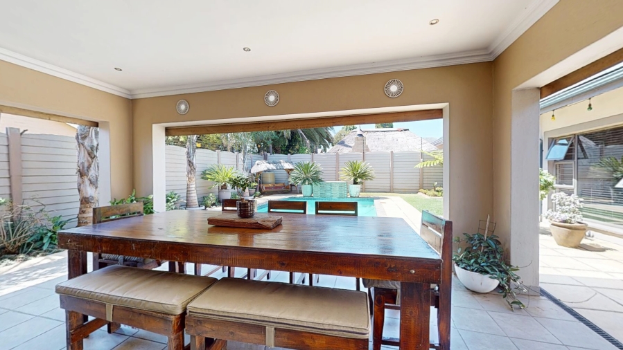 5 Bedroom Property for Sale in Farrarmere Gauteng