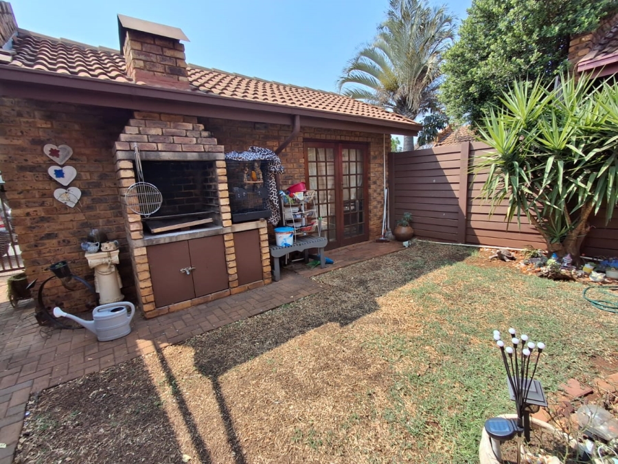 2 Bedroom Property for Sale in Theresa Park Gauteng