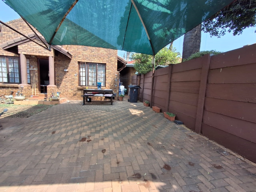 2 Bedroom Property for Sale in Theresa Park Gauteng