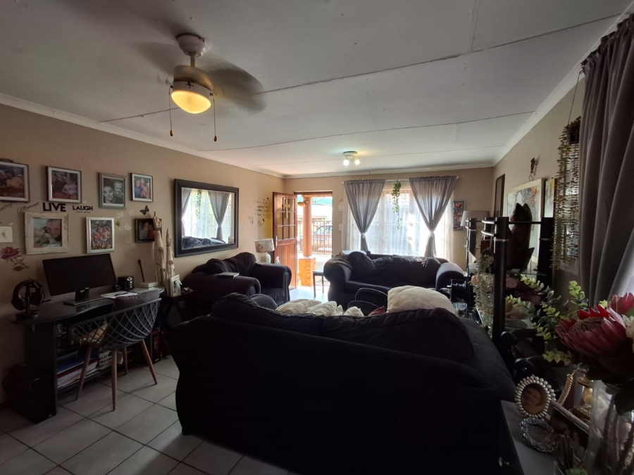 2 Bedroom Property for Sale in Theresa Park Gauteng