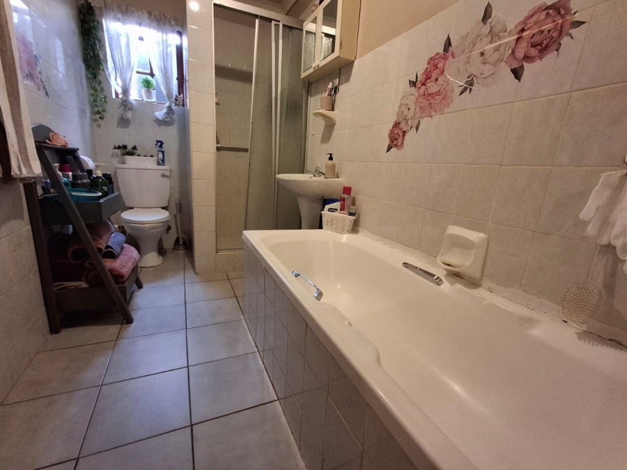 2 Bedroom Property for Sale in Theresa Park Gauteng