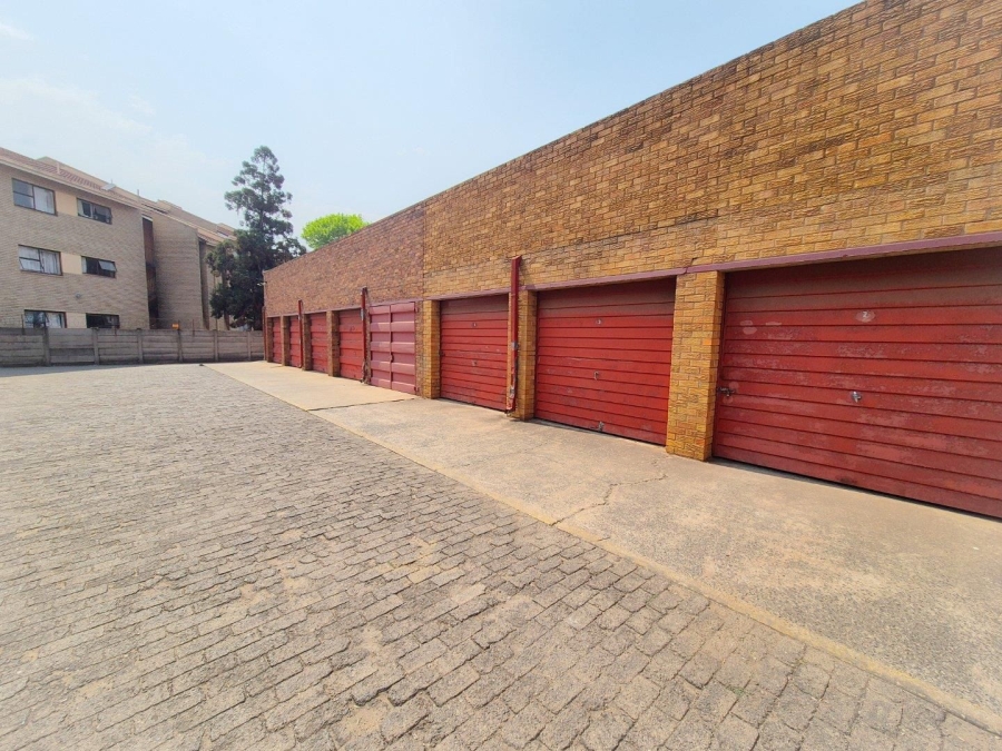 2 Bedroom Property for Sale in Vanderbijlpark CW 3 Gauteng