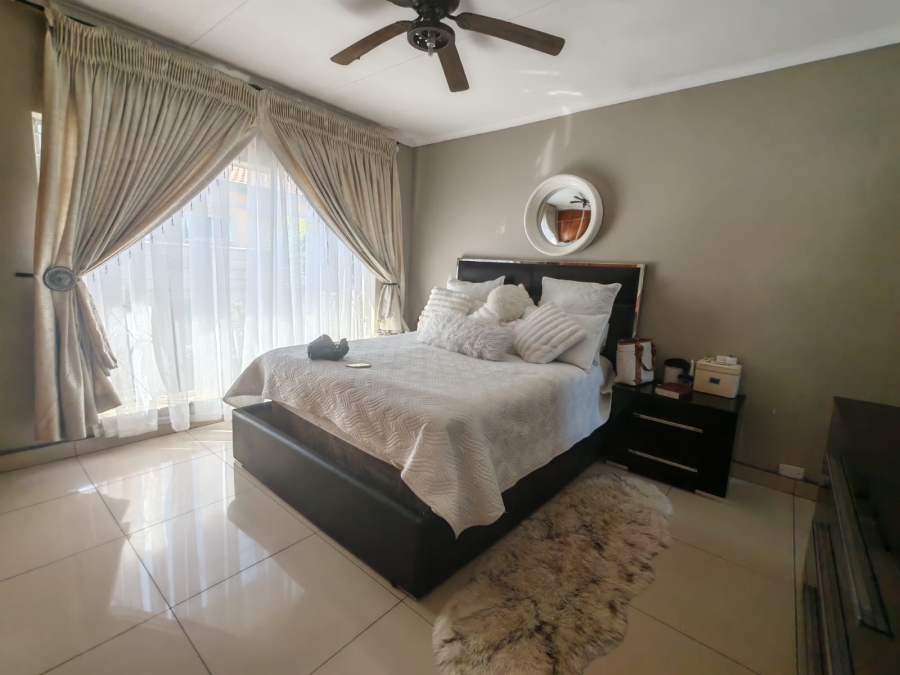 3 Bedroom Property for Sale in Vanderbijlpark SE 6 Gauteng