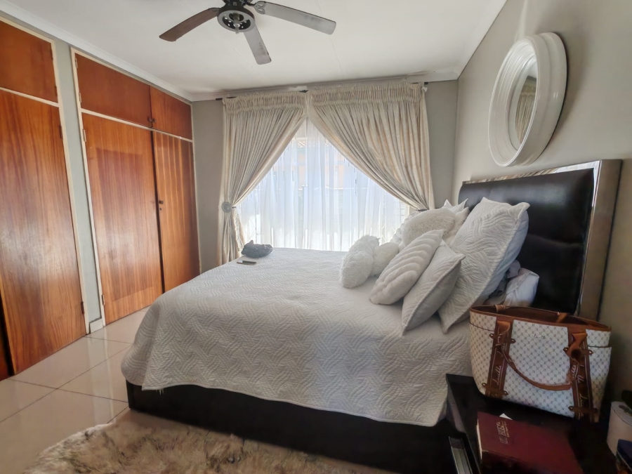 3 Bedroom Property for Sale in Vanderbijlpark SE 6 Gauteng