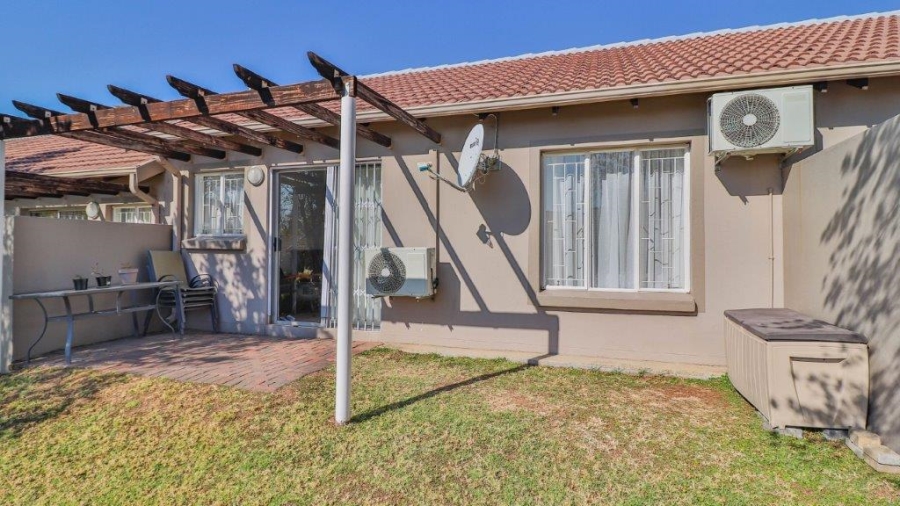 2 Bedroom Property for Sale in Greenstone Hill Gauteng