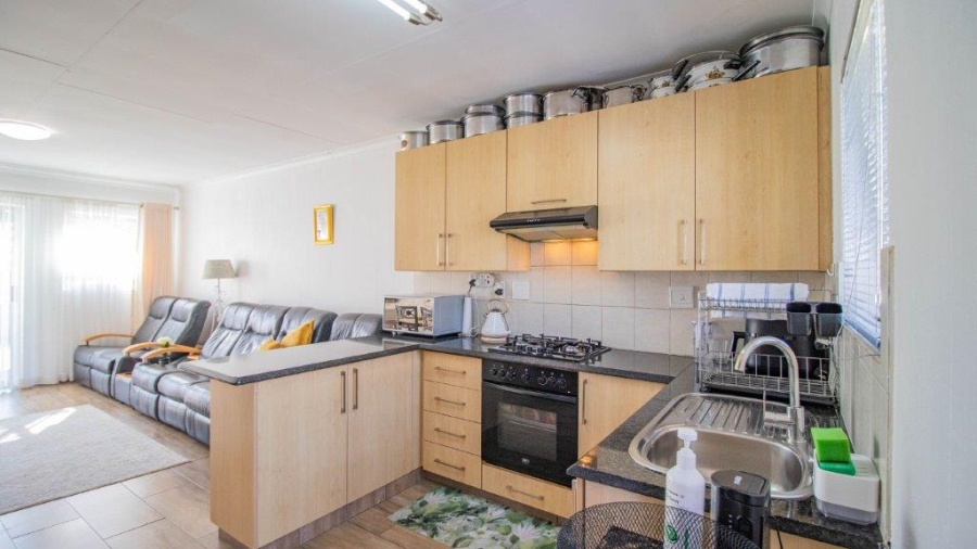 2 Bedroom Property for Sale in Greenstone Hill Gauteng