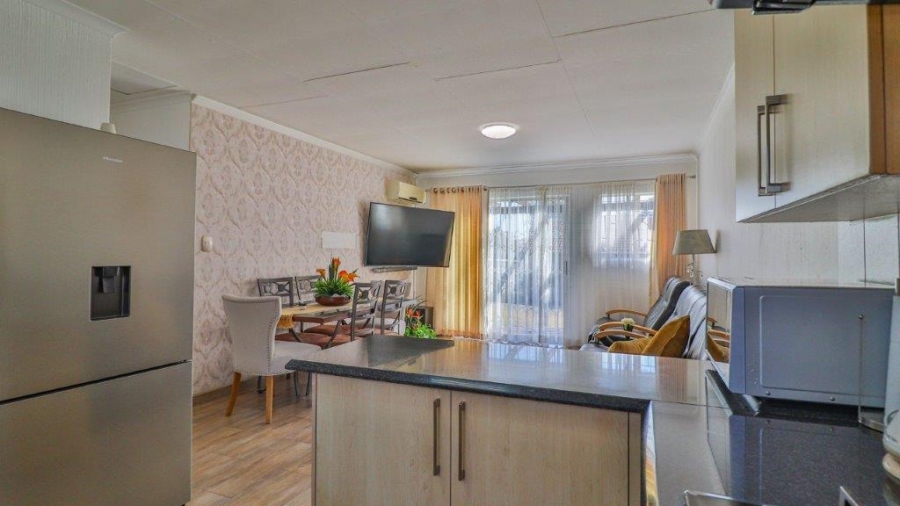 2 Bedroom Property for Sale in Greenstone Hill Gauteng