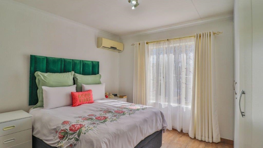 2 Bedroom Property for Sale in Greenstone Hill Gauteng