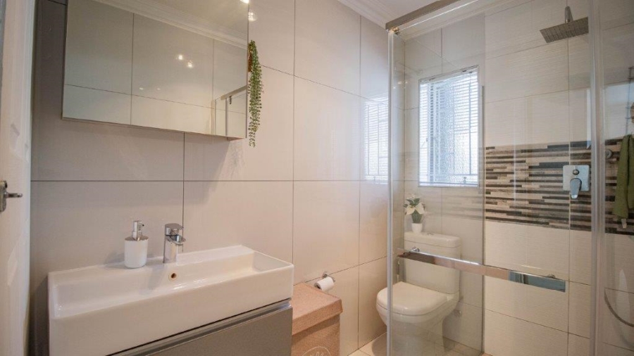 2 Bedroom Property for Sale in Greenstone Hill Gauteng