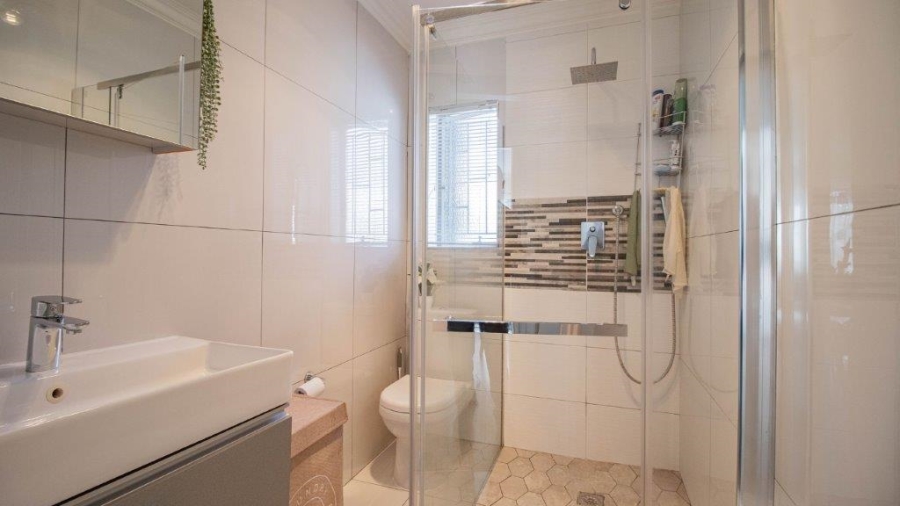 2 Bedroom Property for Sale in Greenstone Hill Gauteng