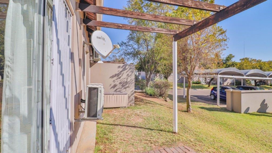 2 Bedroom Property for Sale in Greenstone Hill Gauteng