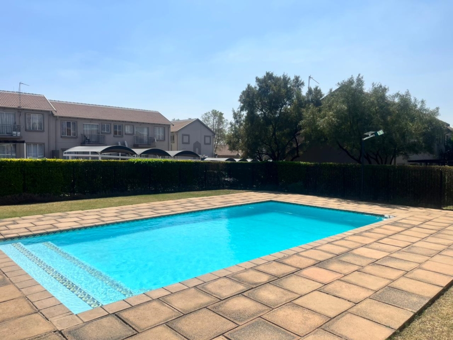 2 Bedroom Property for Sale in Greenstone Hill Gauteng
