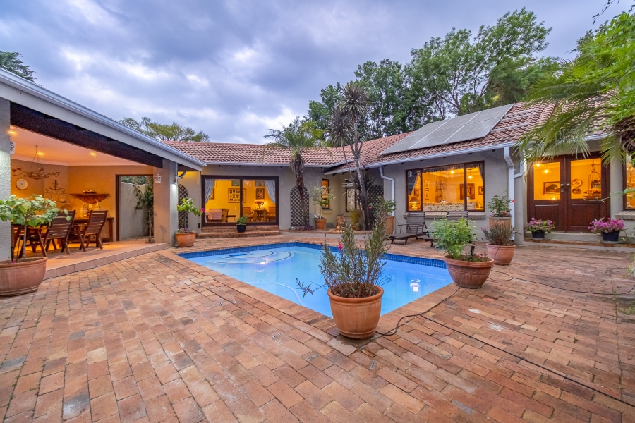 3 Bedroom Property for Sale in Hurlingham Manor Gauteng