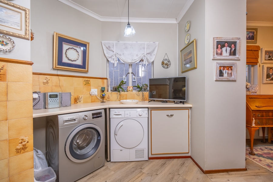 3 Bedroom Property for Sale in Hurlingham Manor Gauteng