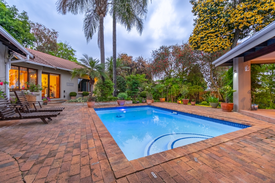 3 Bedroom Property for Sale in Hurlingham Manor Gauteng