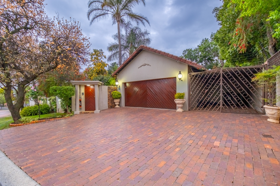 3 Bedroom Property for Sale in Hurlingham Manor Gauteng