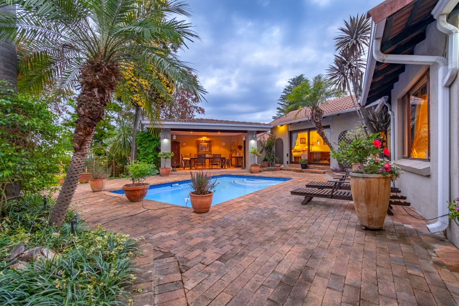 3 Bedroom Property for Sale in Hurlingham Manor Gauteng