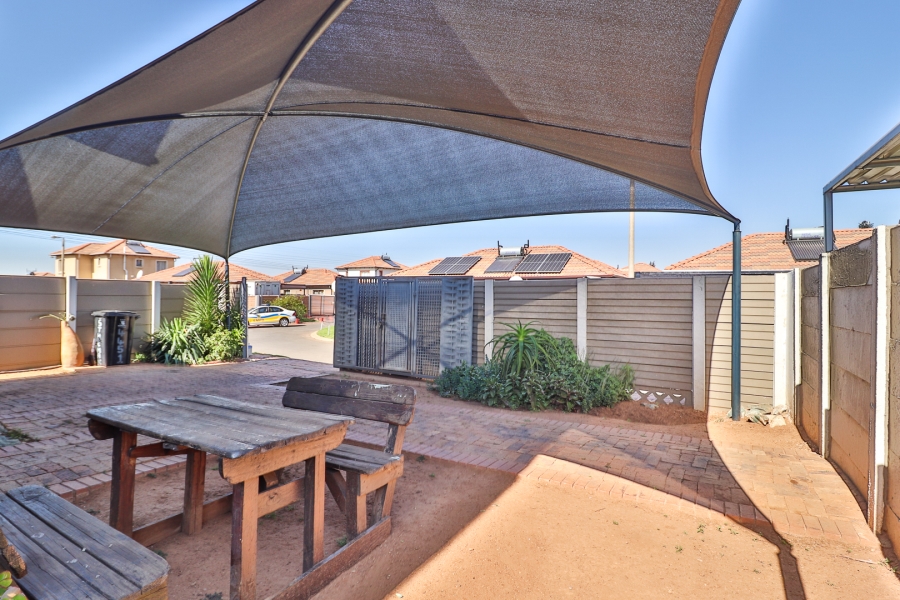 3 Bedroom Property for Sale in Albertsdal Gauteng