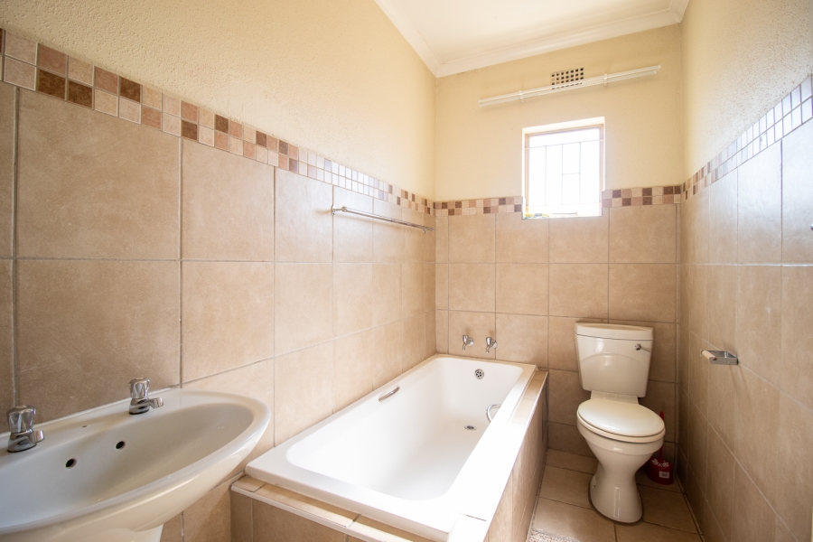 3 Bedroom Property for Sale in Albertsdal Gauteng