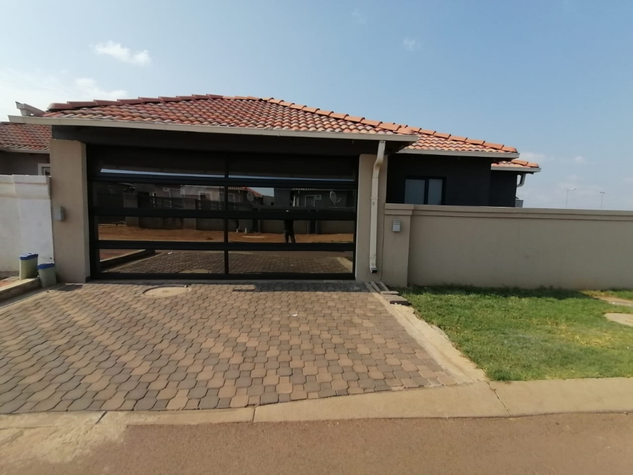 3 Bedroom Property for Sale in Lotus Gardens Gauteng