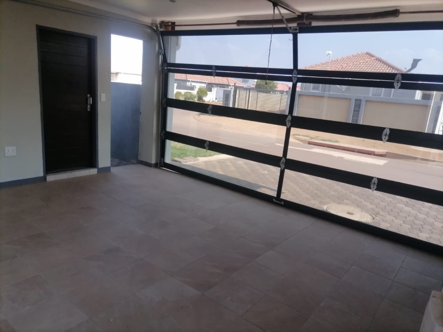 3 Bedroom Property for Sale in Lotus Gardens Gauteng
