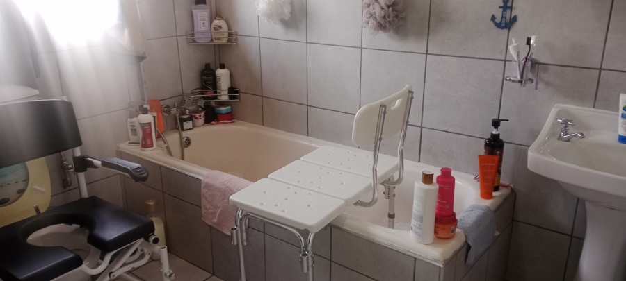 3 Bedroom Property for Sale in Birchleigh Gauteng