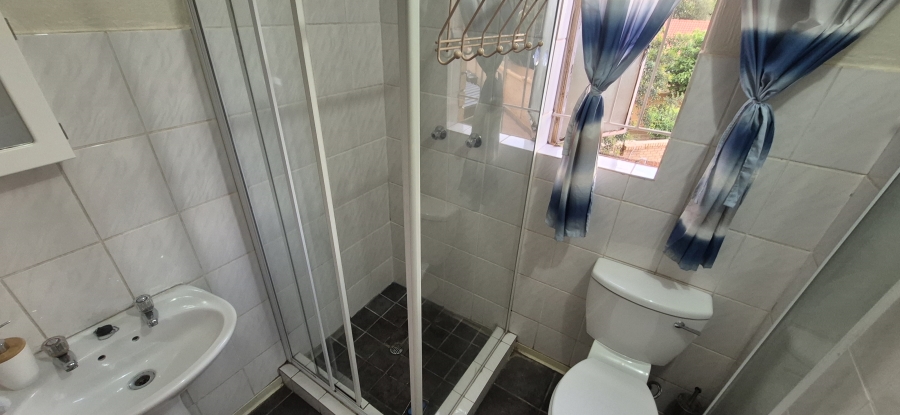 2 Bedroom Property for Sale in Die Hoewes Gauteng