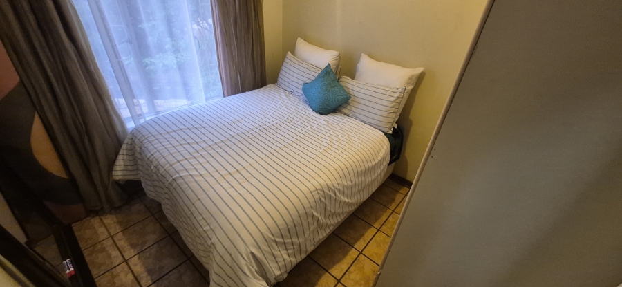 2 Bedroom Property for Sale in Die Hoewes Gauteng