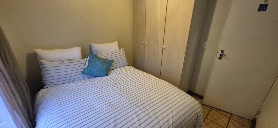 2 Bedroom Property for Sale in Die Hoewes Gauteng