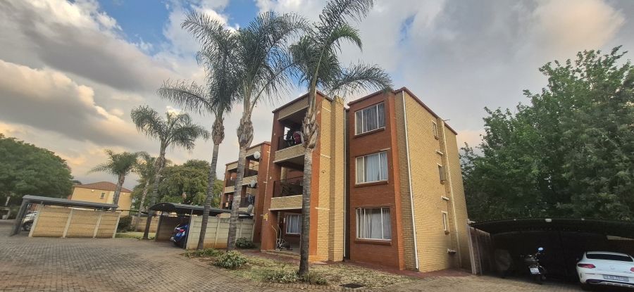2 Bedroom Property for Sale in Die Hoewes Gauteng