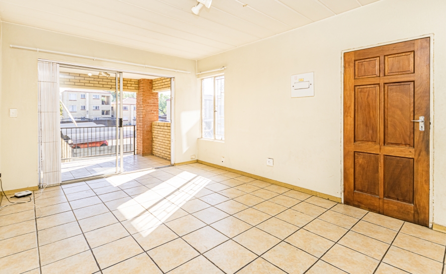 2 Bedroom Property for Sale in Die Hoewes Gauteng