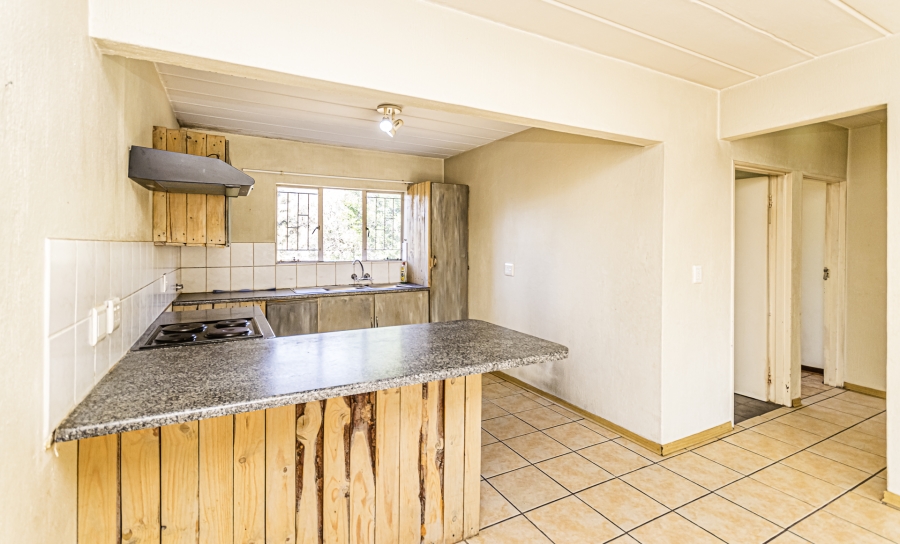 2 Bedroom Property for Sale in Die Hoewes Gauteng