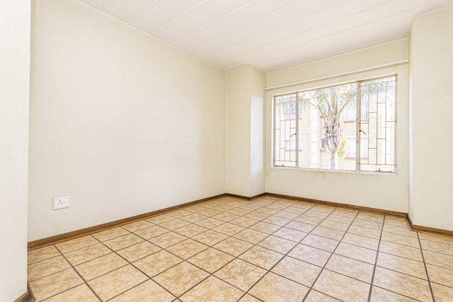 2 Bedroom Property for Sale in Die Hoewes Gauteng