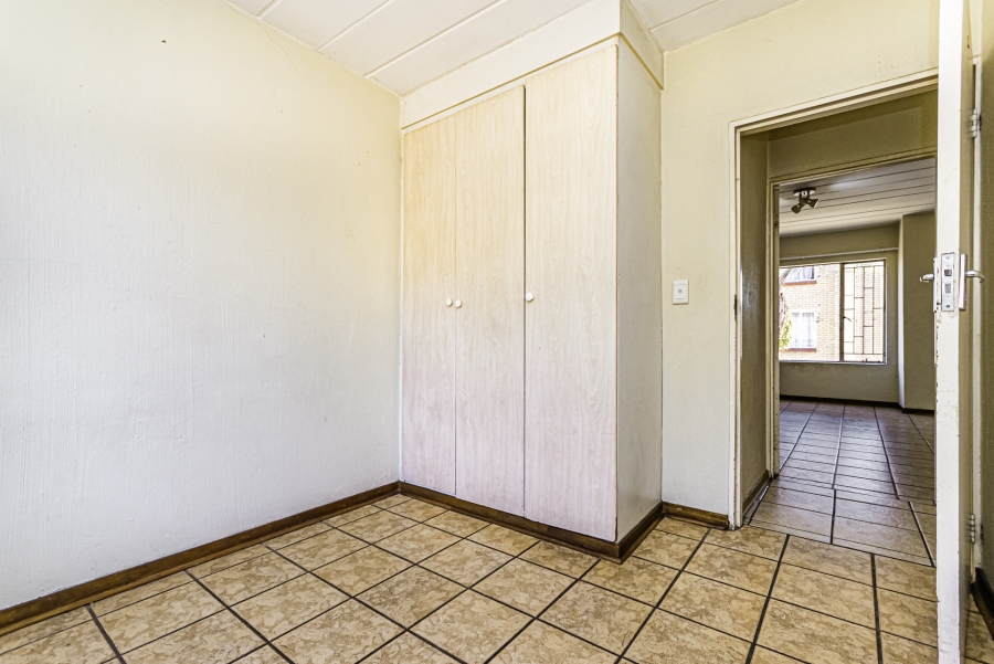 2 Bedroom Property for Sale in Die Hoewes Gauteng