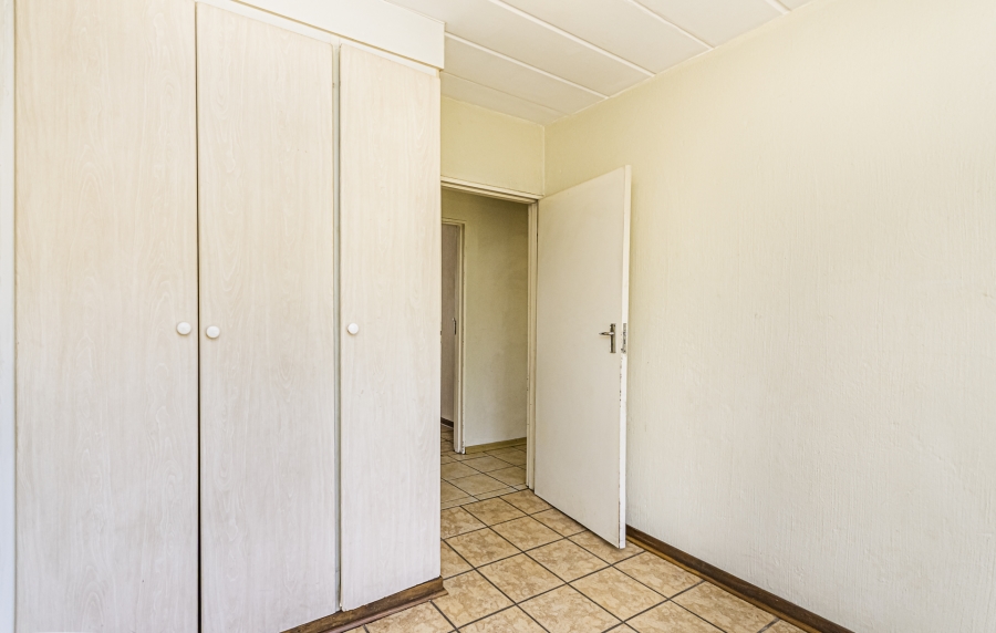 2 Bedroom Property for Sale in Die Hoewes Gauteng