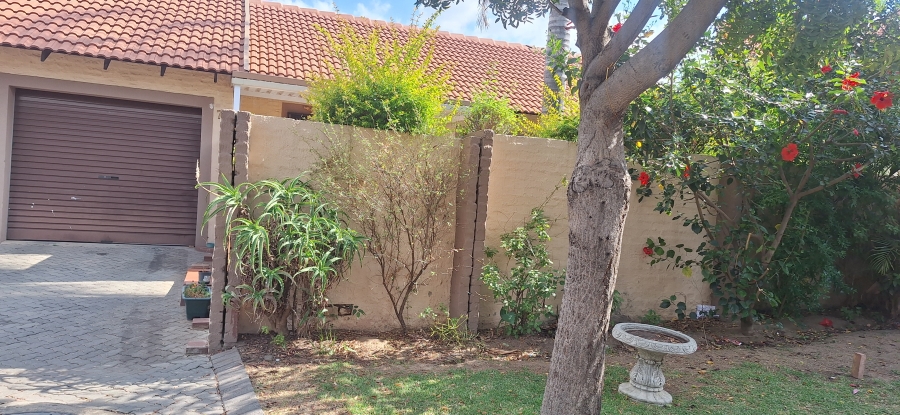 2 Bedroom Property for Sale in Noordwyk Gauteng