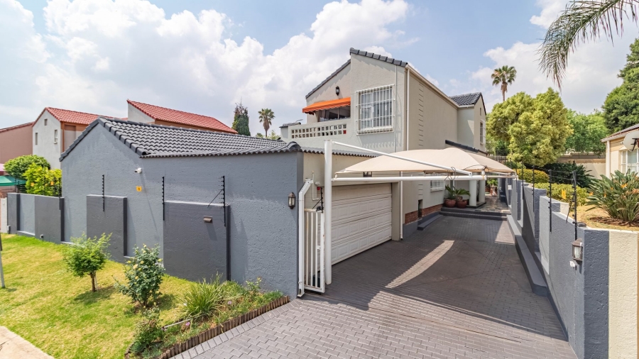 4 Bedroom Property for Sale in Dowerglen Ext 3 Gauteng