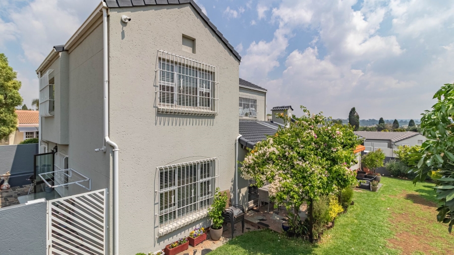 4 Bedroom Property for Sale in Dowerglen Ext 3 Gauteng