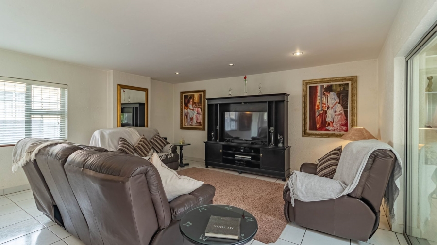 4 Bedroom Property for Sale in Dowerglen Ext 3 Gauteng