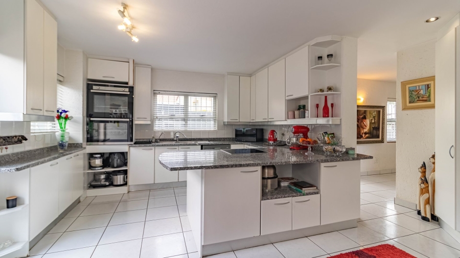 4 Bedroom Property for Sale in Dowerglen Ext 3 Gauteng