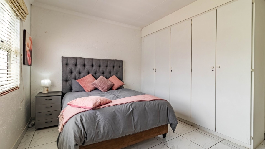 4 Bedroom Property for Sale in Dowerglen Ext 3 Gauteng