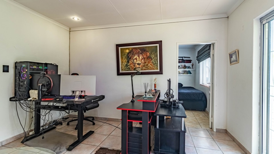 4 Bedroom Property for Sale in Dowerglen Ext 3 Gauteng