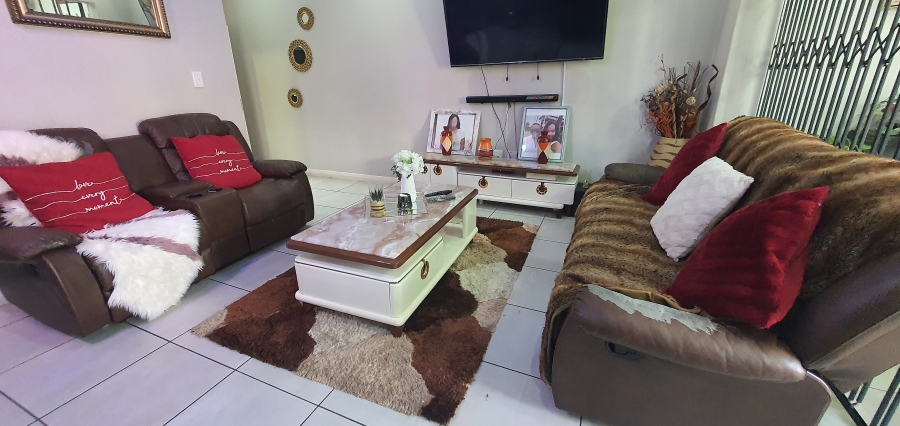 3 Bedroom Property for Sale in Equestria Gauteng