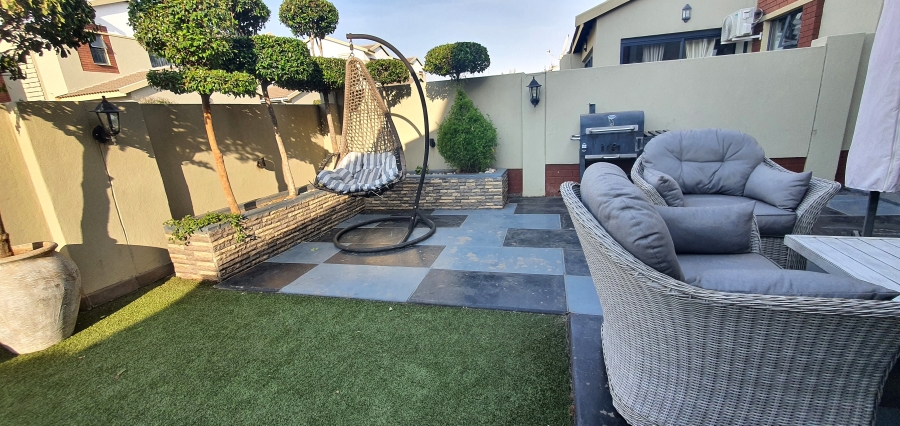 3 Bedroom Property for Sale in Equestria Gauteng