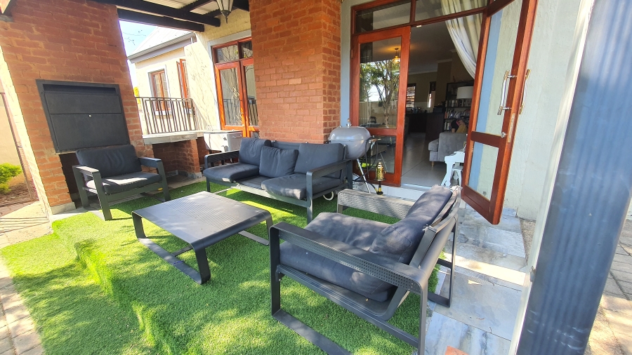 3 Bedroom Property for Sale in Equestria Gauteng